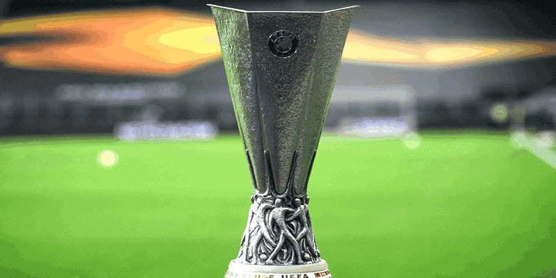 Hình ảnh chiếc cup Europa League